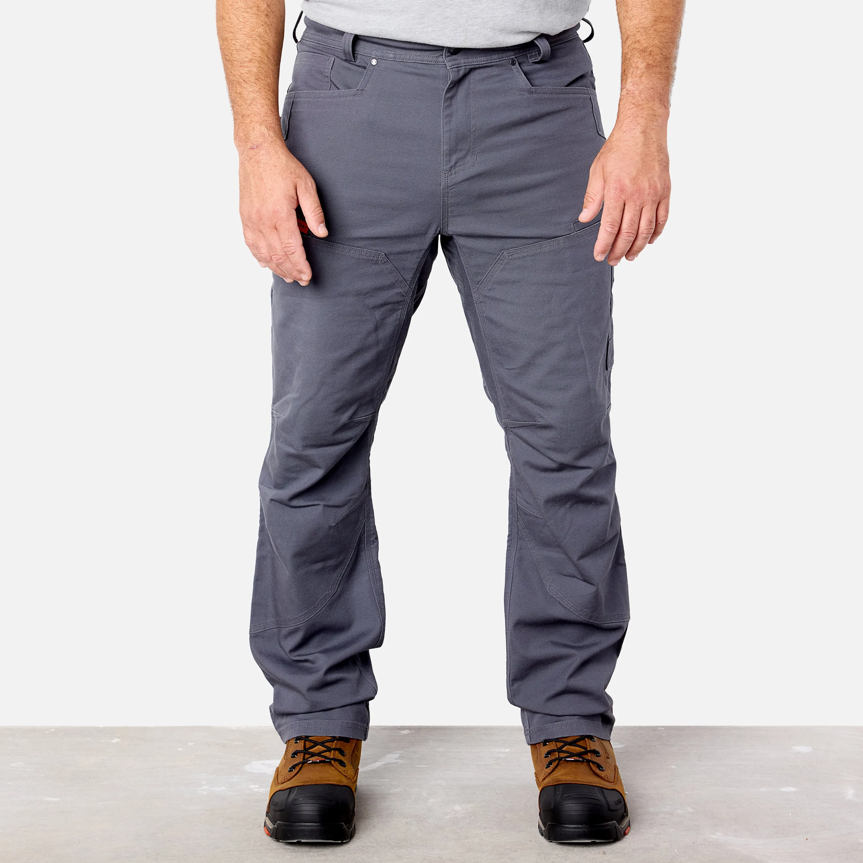 Tampilan depan celana kerja tahan air SLOTRAJA777 The Torra HD Utility Pant warna abu-abu arang