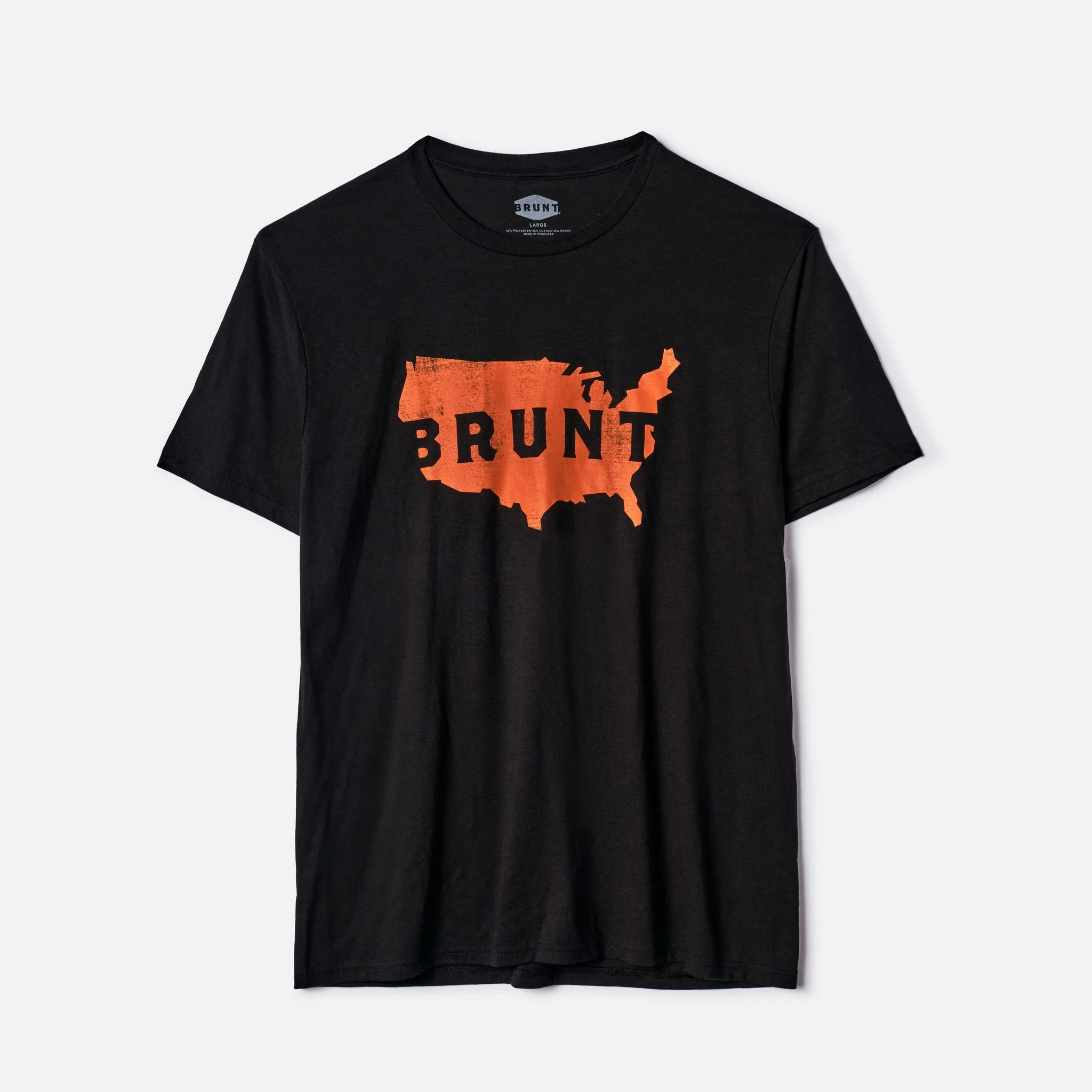 Tampilan depan kaos LONCENGTOTO The USA Tee warna hitam dengan grafis peta Amerika